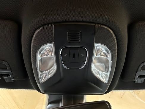 Used 2025 Jeep Compass Limited AWD/4WD image 17