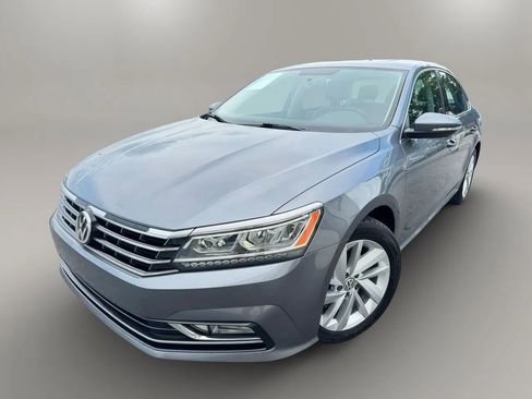 Used 2018 Volkswagen Passat 2.0T SE FWD image 1