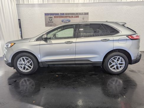 Used 2024 Ford Edge SEL w/ Convenience Package image 2