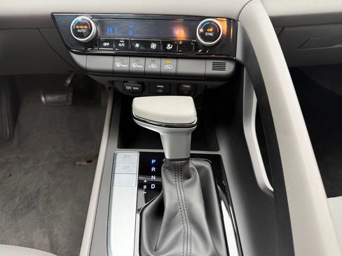 Certified 2023 Hyundai Elantra SEL FWD image 25
