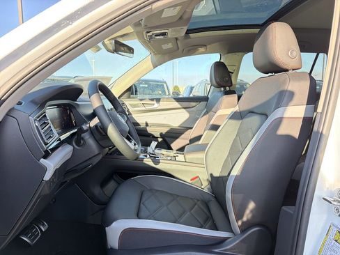 New 2026 Volkswagen Atlas Peak Edition AWD/4WD image 11
