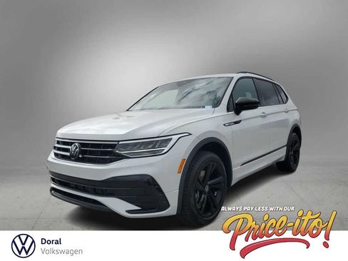Used 2024 Volkswagen Tiguan SE R-Line FWD image 1
