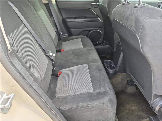 Used 2016 Jeep Patriot Sport w/ Power Value Group FWD image 17