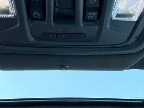 Used 2024 GMC Sierra 2500 Denali Ultimate image 17