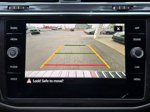 Used 2022 Volkswagen Tiguan SE R-Line AWD/4WD image 30