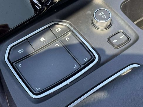 Used 2023 Acura MDX SH-AWD w/ Technology Package image 34