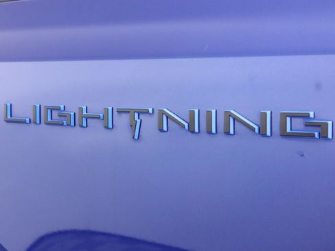 Used 2022 Ford F150 Lightning Lariat image 43