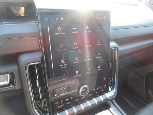 Used 2025 GMC Yukon XL AT4 Ultimate AWD/4WD image 34