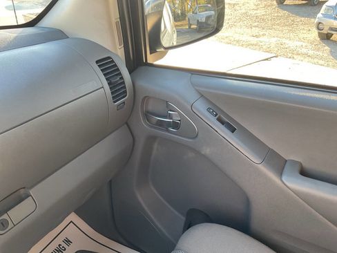 Used 2017 Nissan Frontier SV image 14