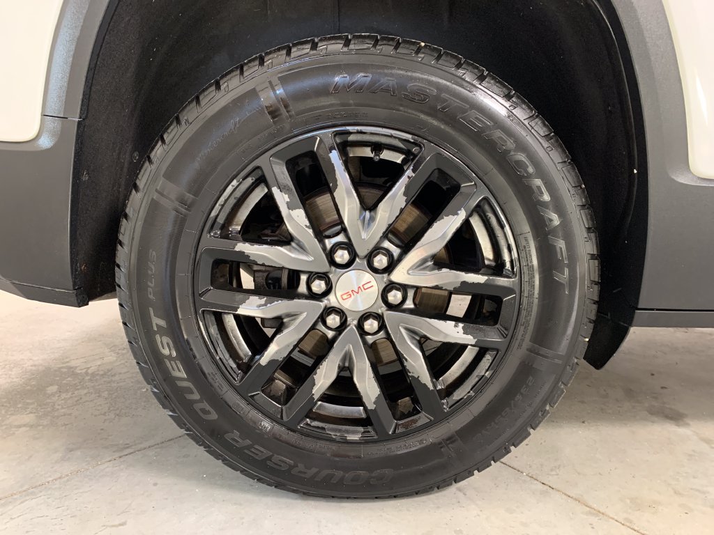 Used 2017 GMC Acadia SLT AWD/4WD image 9