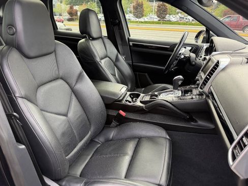Used 2016 Porsche Cayenne S AWD/4WD image 18