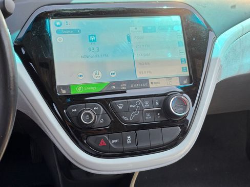 Used 2018 Chevrolet Bolt Premier w/ Driver Confidence II Package FWD image 7