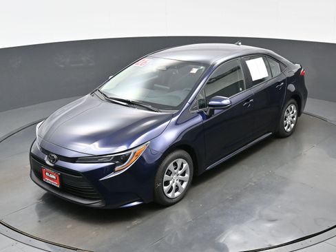 Used 2026 Toyota Corolla LE FWD image 34