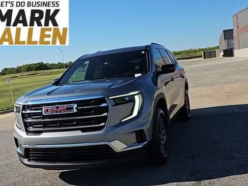 Used 2025 GMC Acadia Elevation FWD image 9
