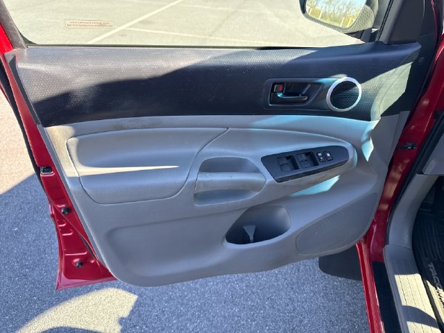 Used 2015 Toyota Tacoma 4x4 Double Cab w/ SR5 Package image 25
