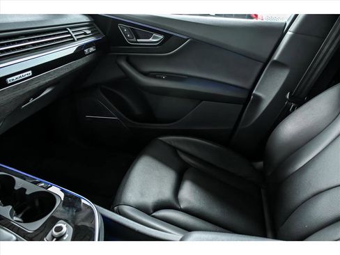 Used 2018 Audi Q7 3.0T Prestige w/ Prestige Package image 23