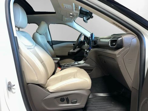 Used 2021 Ford Explorer Platinum w/ Equipment Group 601A image 22