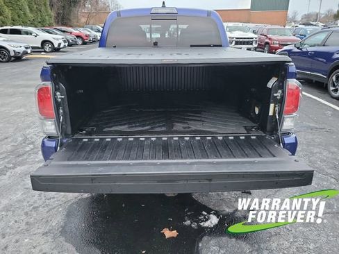 Used 2022 Toyota Tacoma TRD Off-Road w/ Technology Package image 17