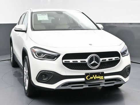 Used 2022 Mercedes-Benz GLA 250 w/ Premium Package Lite image 4