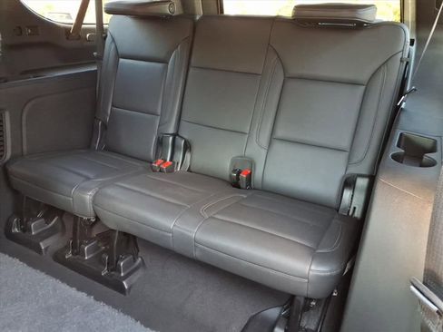 Used 2023 Chevrolet Suburban LT image 14