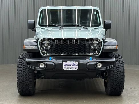 Used 2024 Jeep Wrangler Unlimited AWD/4WD image 8