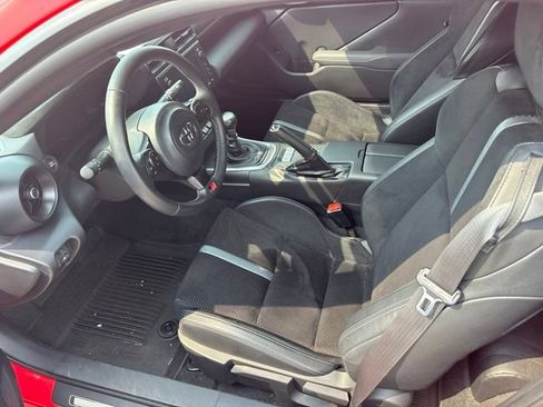 Used 2025 Toyota GR86 Premium w/ GR Wheel Package (TMS RWD image 5