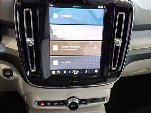 Used 2025 Volvo XC40 B5 Ultra w/ Climate Package image 16