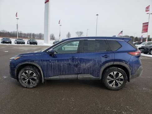 Used 2022 Nissan Rogue SV image 9