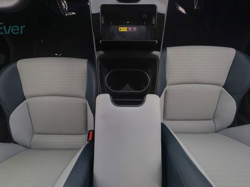 Used 2023 Subaru Solterra AWD image 27