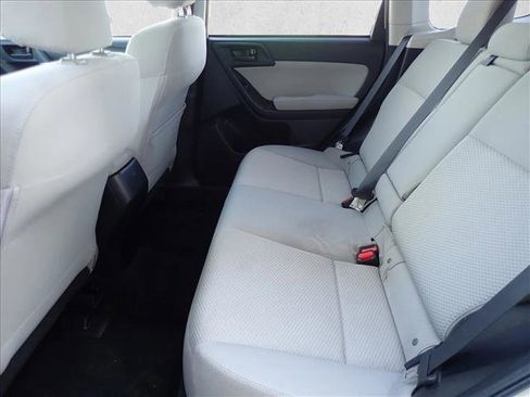 Used 2014 Subaru Forester 2.5i Premium w/ Popular Package #2 AWD/4WD image 9