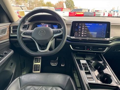 Used 2024 Volkswagen Atlas SEL Premium R-Line image 13