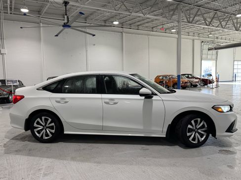 Used 2023 Honda Civic LX image 2