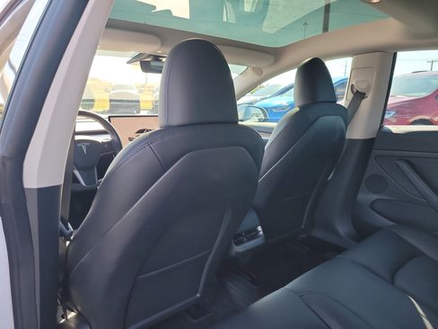 Used 2023 Tesla Model 3 Standard Range image 12