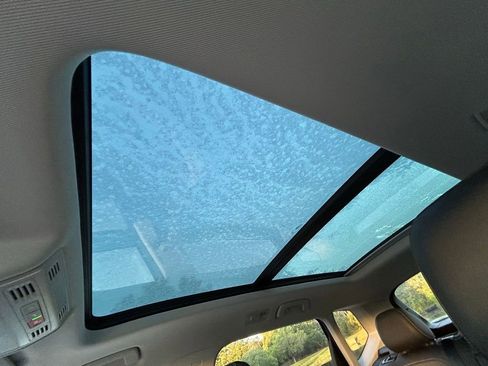 Used 2025 Volkswagen Taos SE image 30