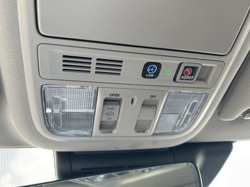 Used 2021 Honda Accord Touring image 19
