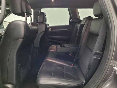 Used 2017 Jeep Grand Cherokee Altitude RWD image 18
