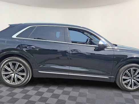 Used 2023 Audi SQ8 Prestige AWD/4WD image 9