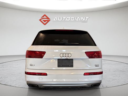 Used 2017 Audi Q7 3.0T Prestige AWD/4WD image 4