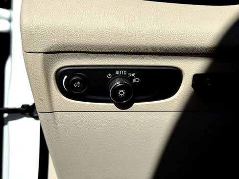 Used 2021 Buick Envision Avenir w/ Technology Package II image 14