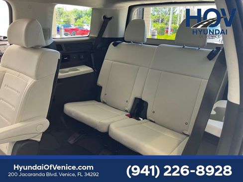 Used 2024 Hyundai Santa Fe Calligraphy image 15