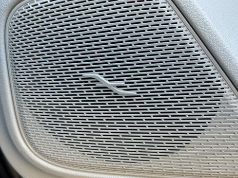 Certified 2024 Mercedes-Benz GLB 250 4MATIC image 21