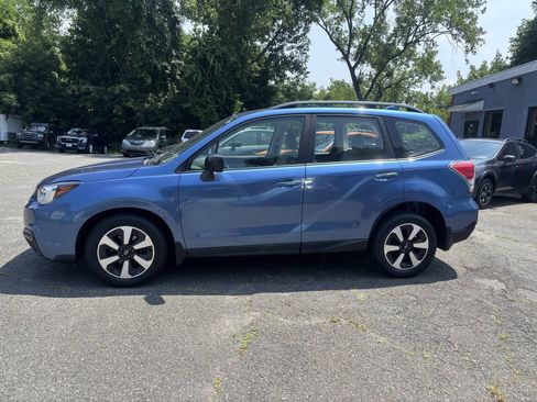 Used 2017 Subaru Forester 2.5i w/ Alloy Wheel Package AWD/4WD image 2
