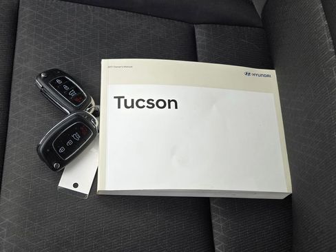 Used 2017 Hyundai Tucson SE FWD image 11