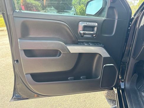Used 2018 Chevrolet Silverado 1500 LTZ Z71 w/ Redline Edition AWD/4WD image 10