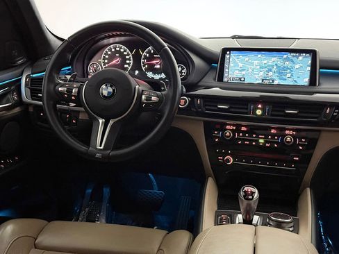 Used 2018 BMW X5 M AWD/4WD image 31