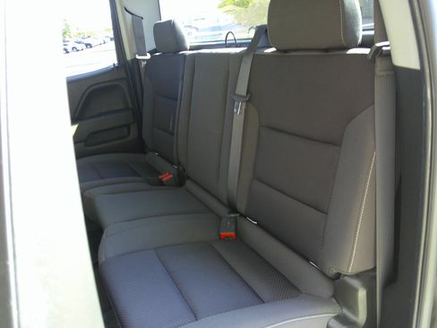 Used 2018 Chevrolet Silverado 1500 LT image 38