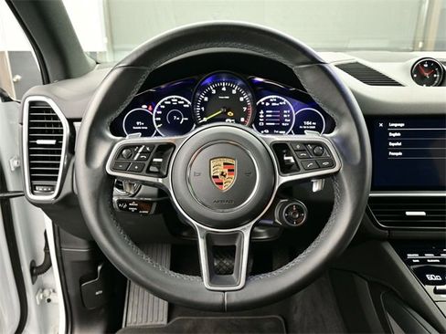 Used 2023 Porsche Cayenne Platinum Edition image 8