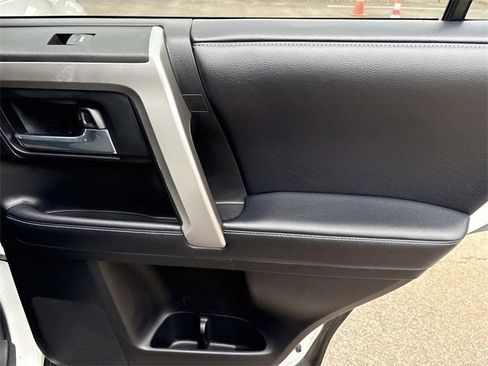 Used 2019 Toyota 4Runner SR5 w/ Four Season Floor Mat Package image 20