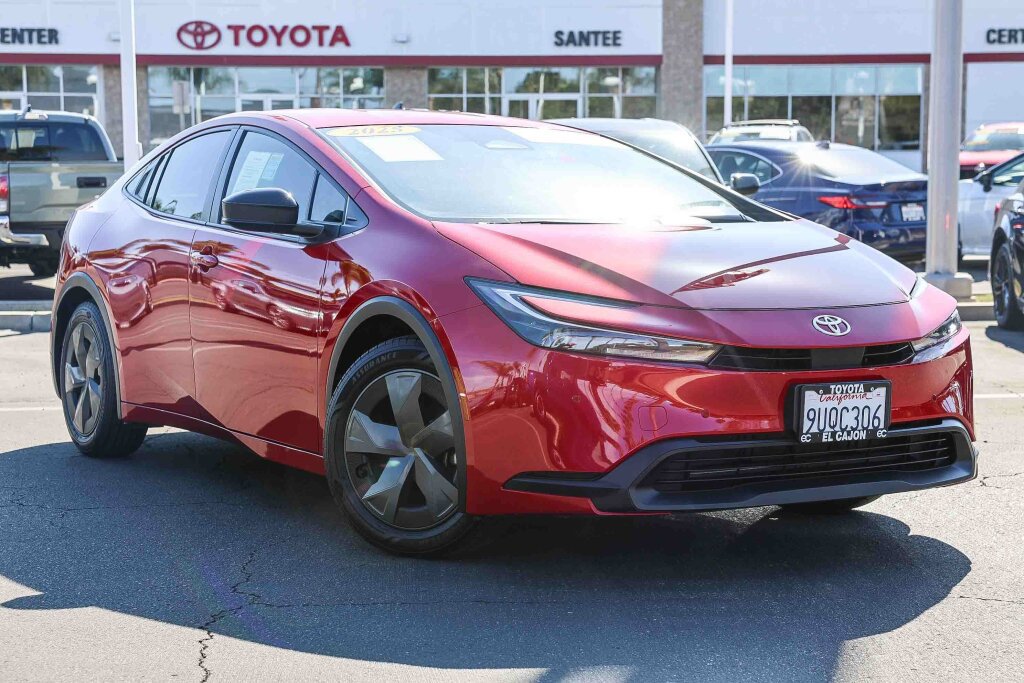 Certified 2025 Toyota Prius LE FWD image 1