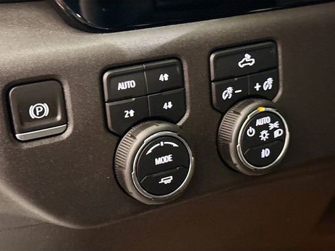 Used 2023 Chevrolet Silverado 1500 LT Trail Boss w/ Convenience Package II AWD/4WD image 11